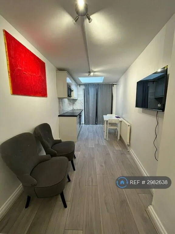 Studio flat for rent