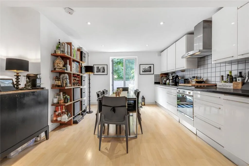 3 bedroom flat for rent