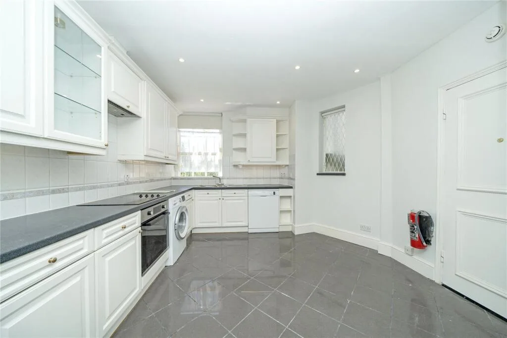 4 bedroom apartment for rent