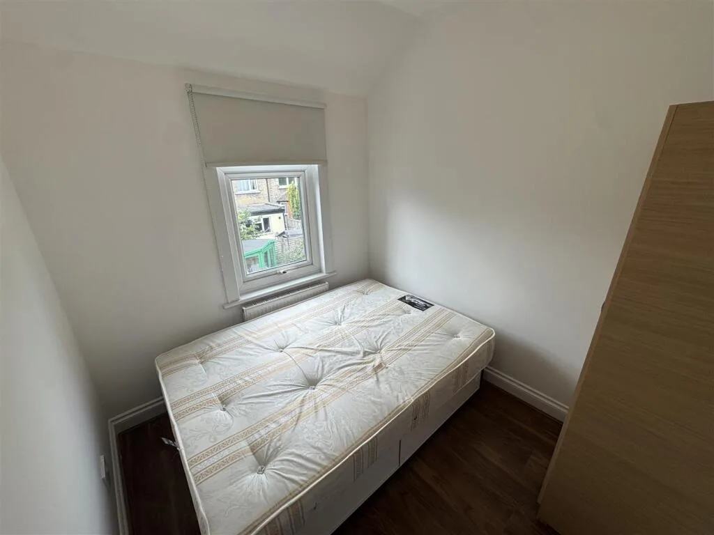 3 bedroom end of terrace house for rent