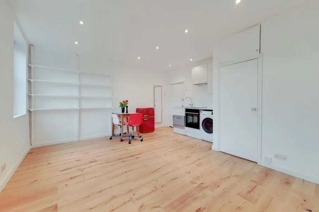 Studio flat for rent