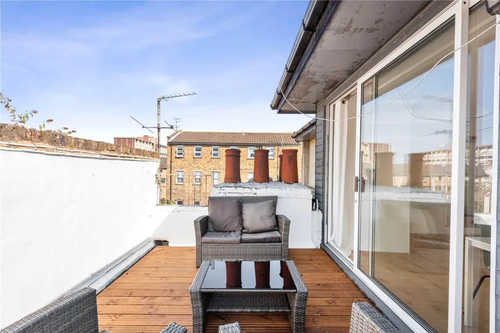2 bedroom penthouse for rent