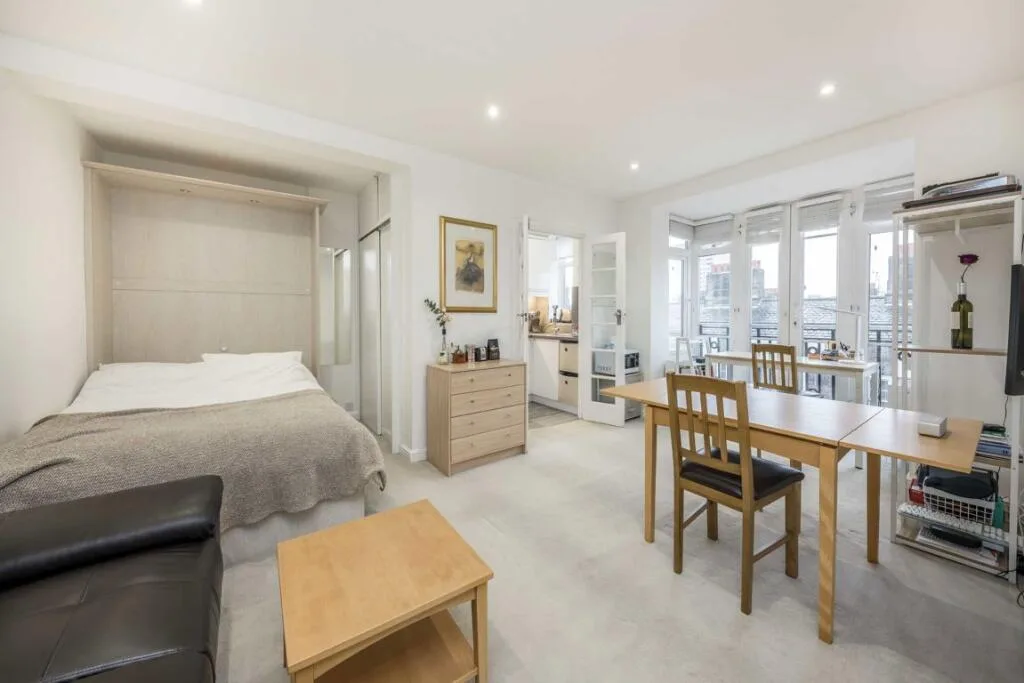 Studio flat for rent