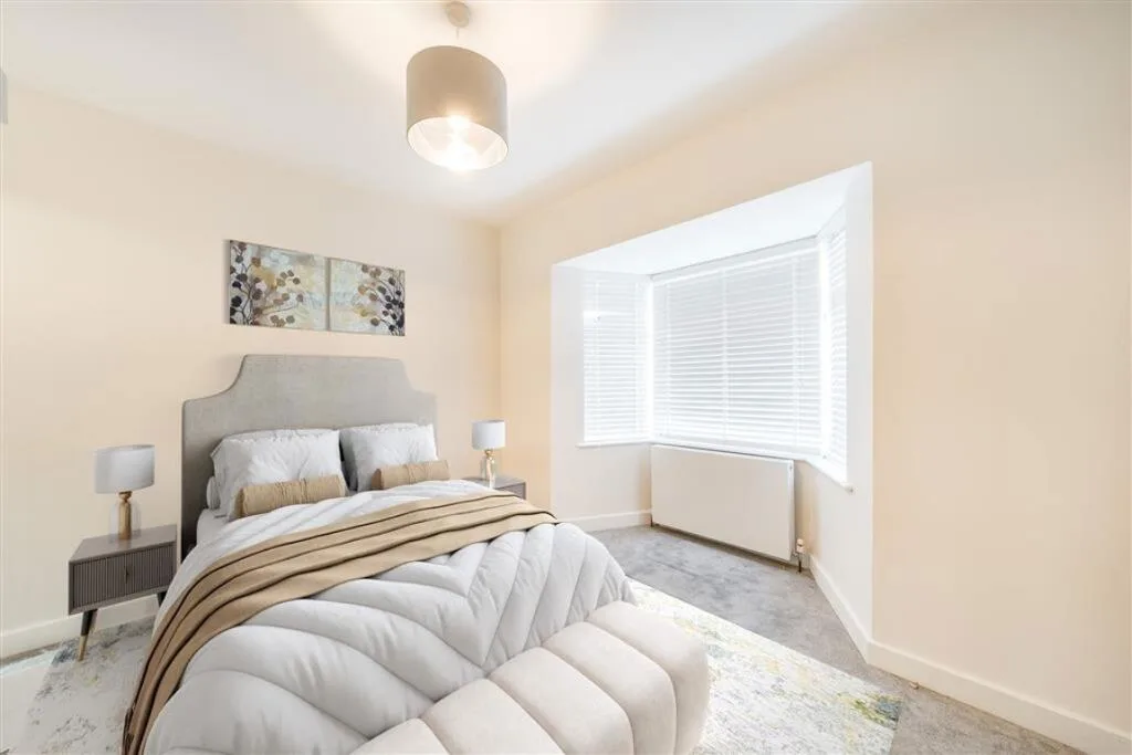 5 bedroom end of terrace house for rent
