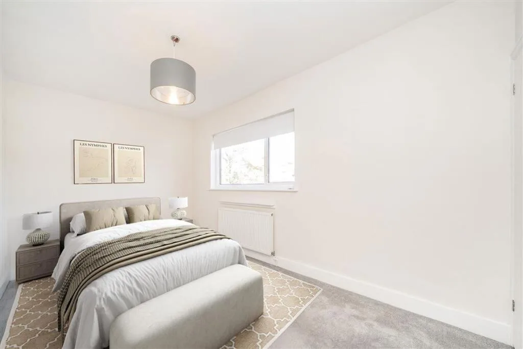 5 bedroom end of terrace house for rent