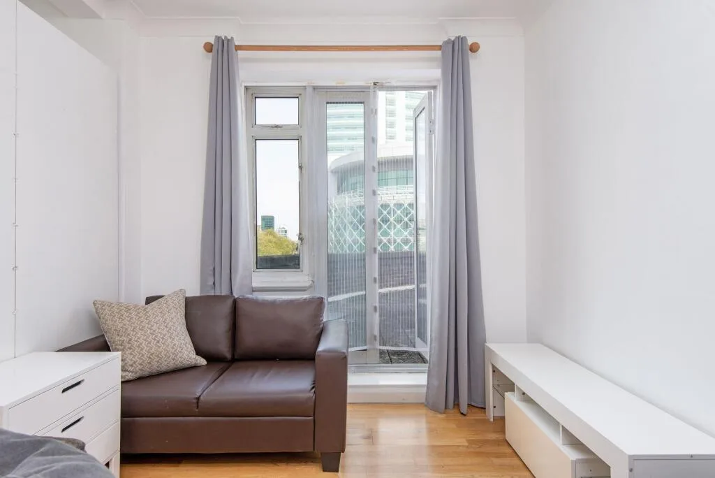 Studio flat for rent