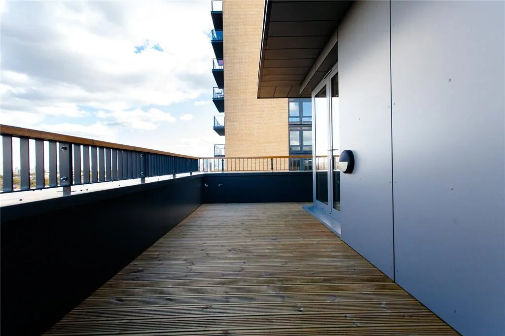 2 bedroom penthouse for rent