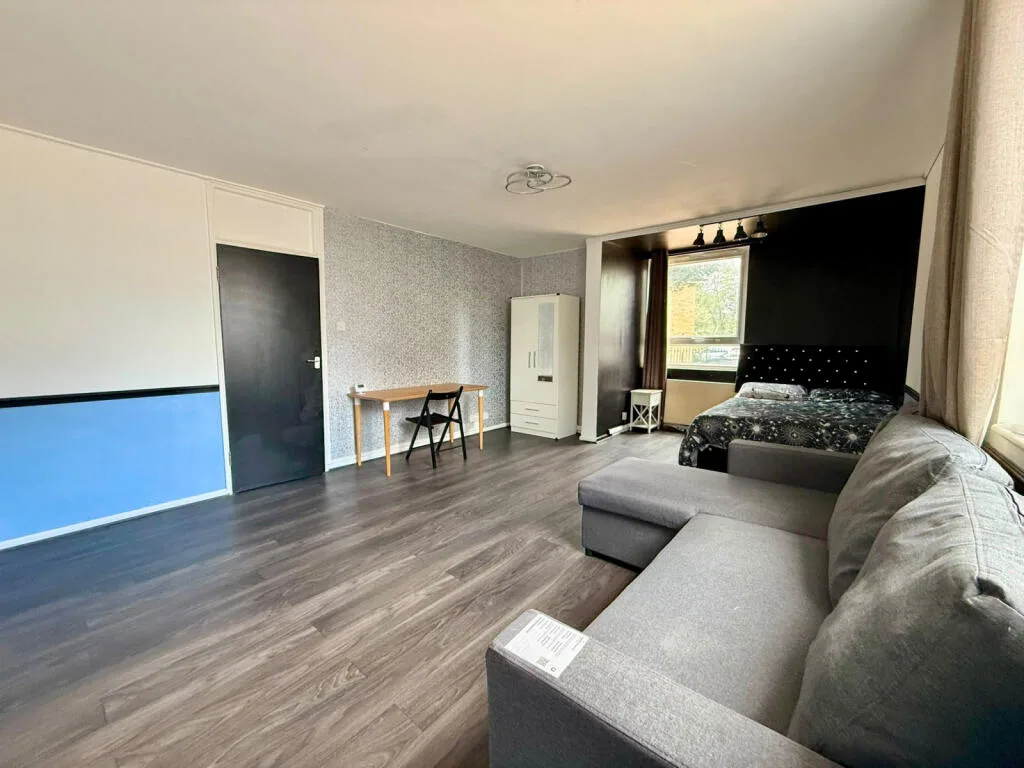 Studio flat for rent