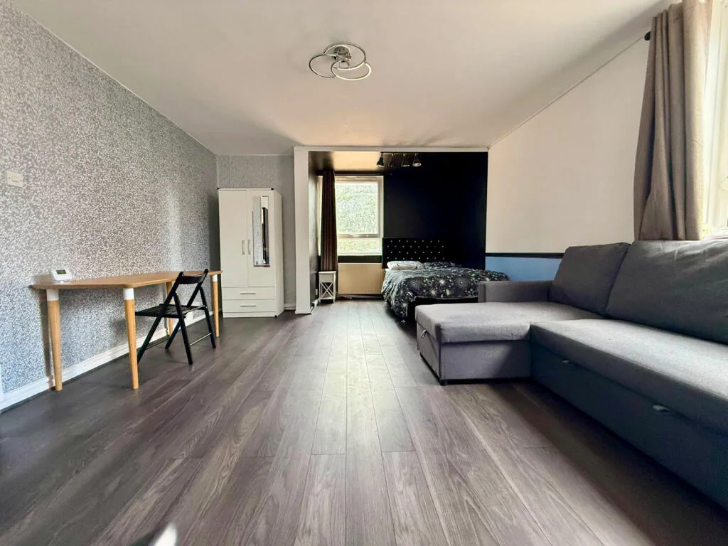 Studio flat for rent
