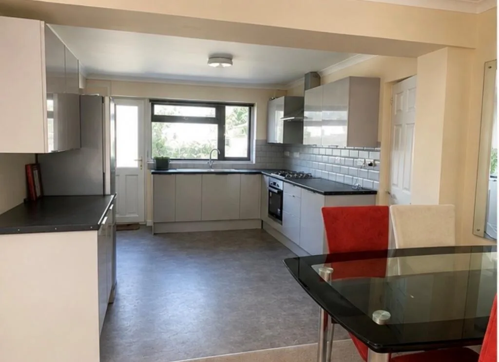 5 bedroom house for rent
