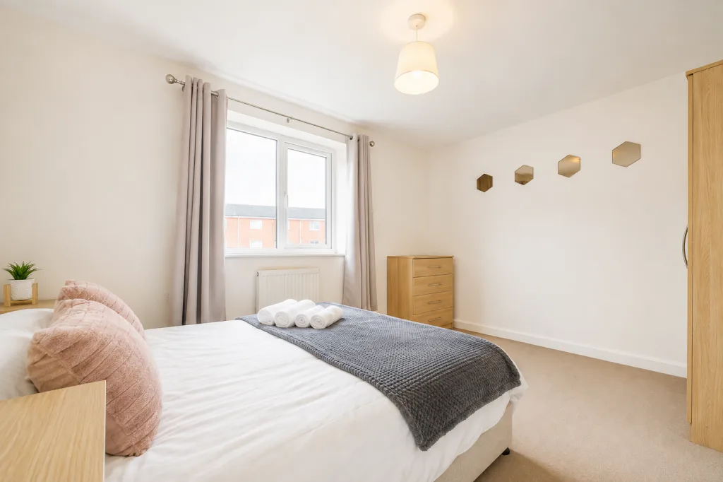4 bedroom end of terrace house for rent