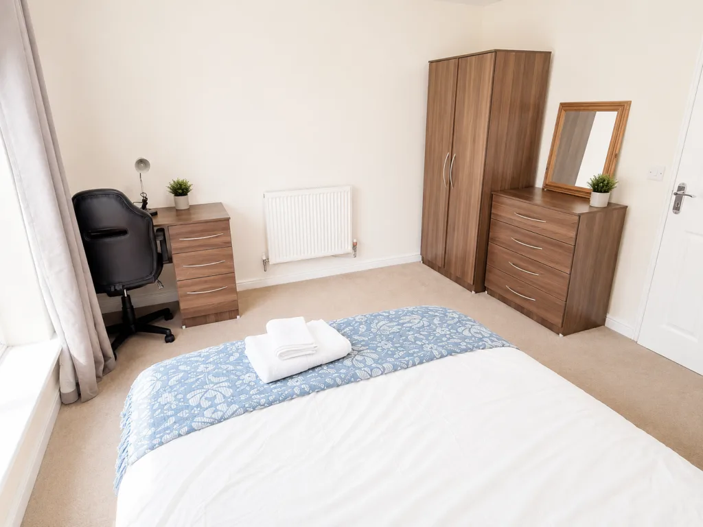 4 bedroom end of terrace house for rent