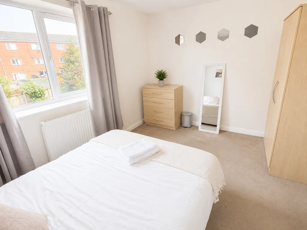 4 bedroom end of terrace house for rent