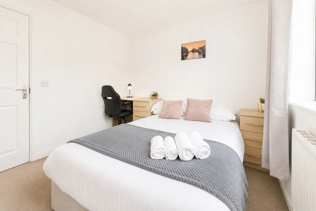 4 bedroom end of terrace house for rent