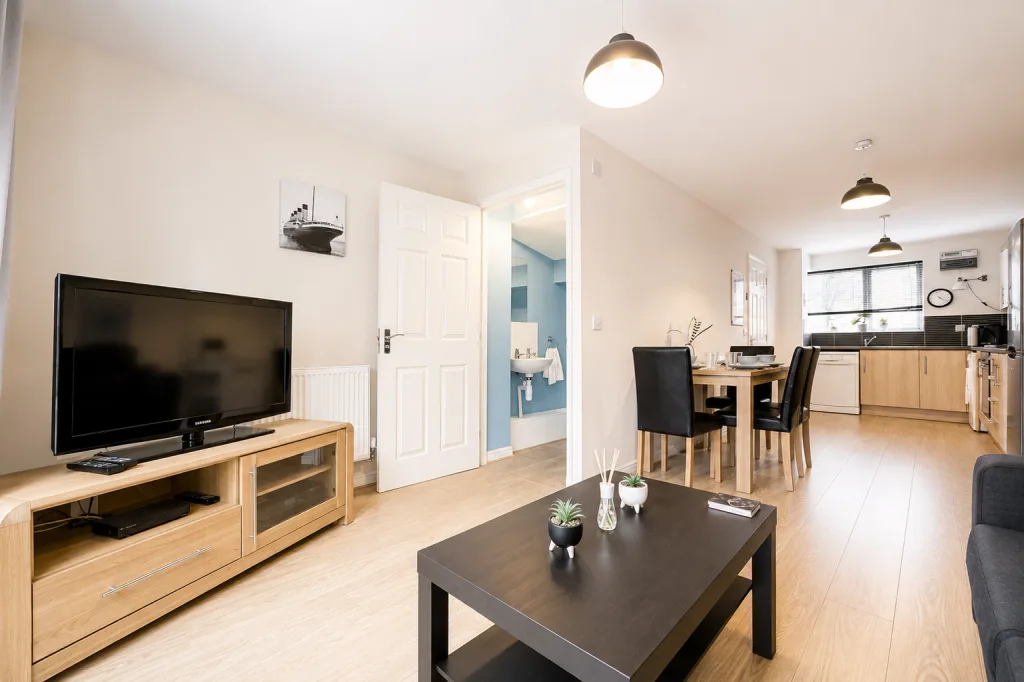 4 bedroom end of terrace house for rent