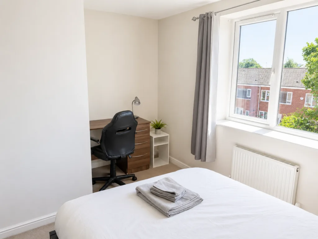 4 bedroom end of terrace house for rent