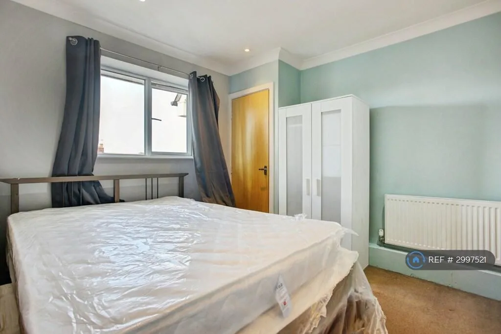 4 bedroom flat for rent
