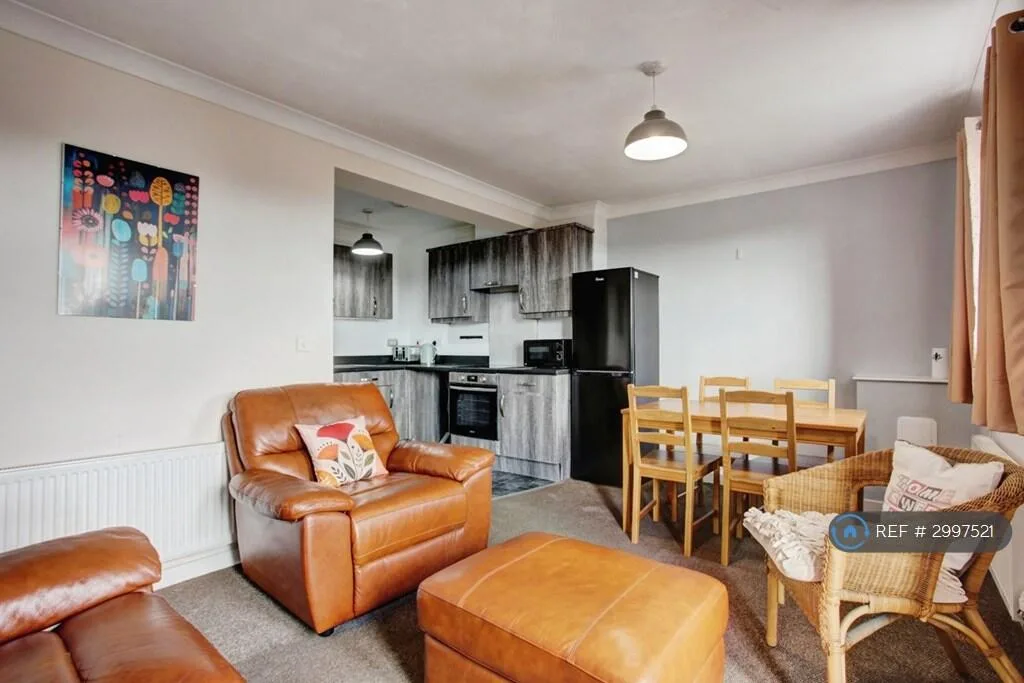 4 bedroom flat for rent