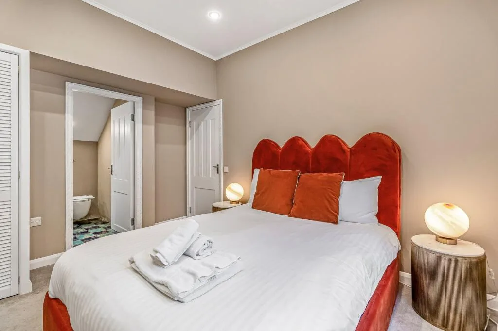 5 bedroom terraced house for rent