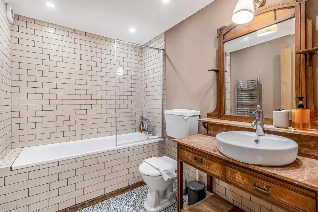 5 bedroom terraced house for rent