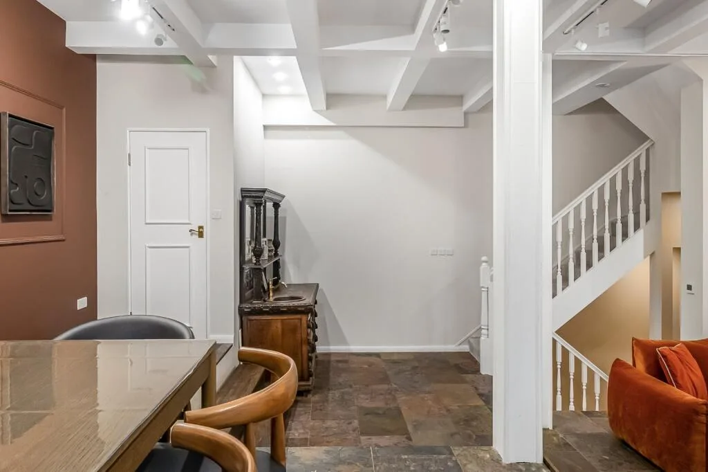 5 bedroom terraced house for rent