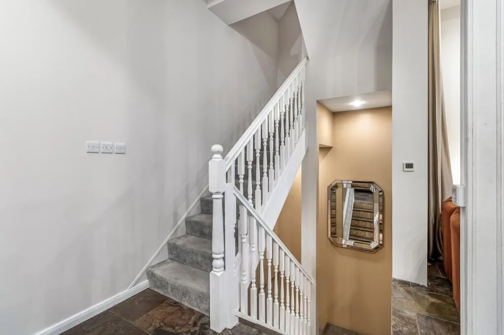 5 bedroom terraced house for rent