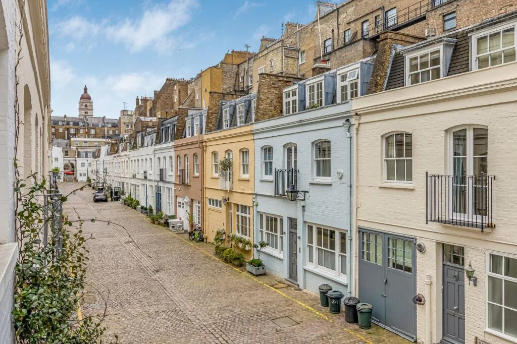 5 bedroom terraced house for rent