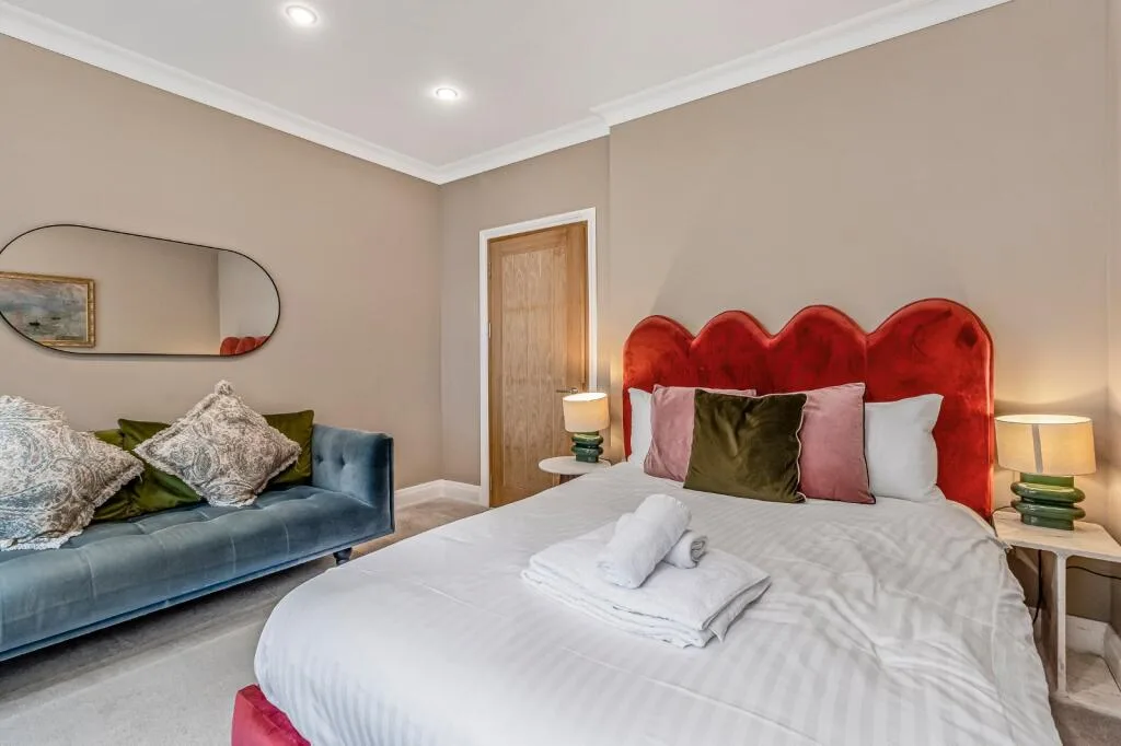 5 bedroom terraced house for rent