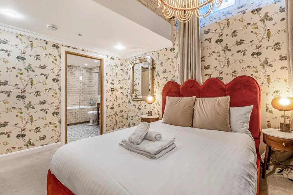 5 bedroom terraced house for rent