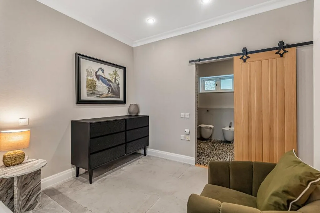 5 bedroom terraced house for rent
