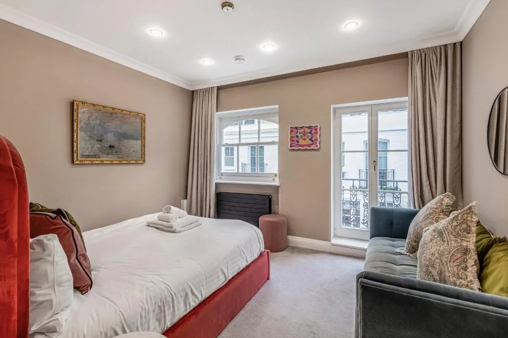 5 bedroom terraced house for rent
