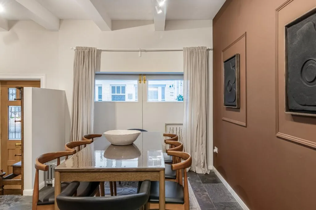 5 bedroom terraced house for rent