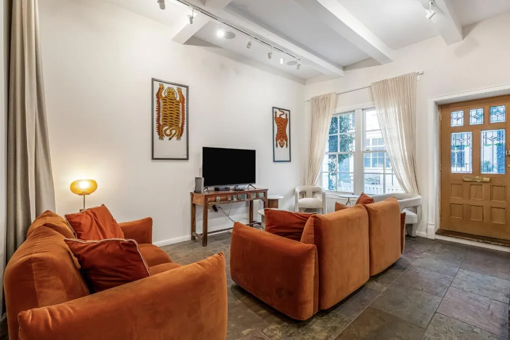 5 bedroom terraced house for rent