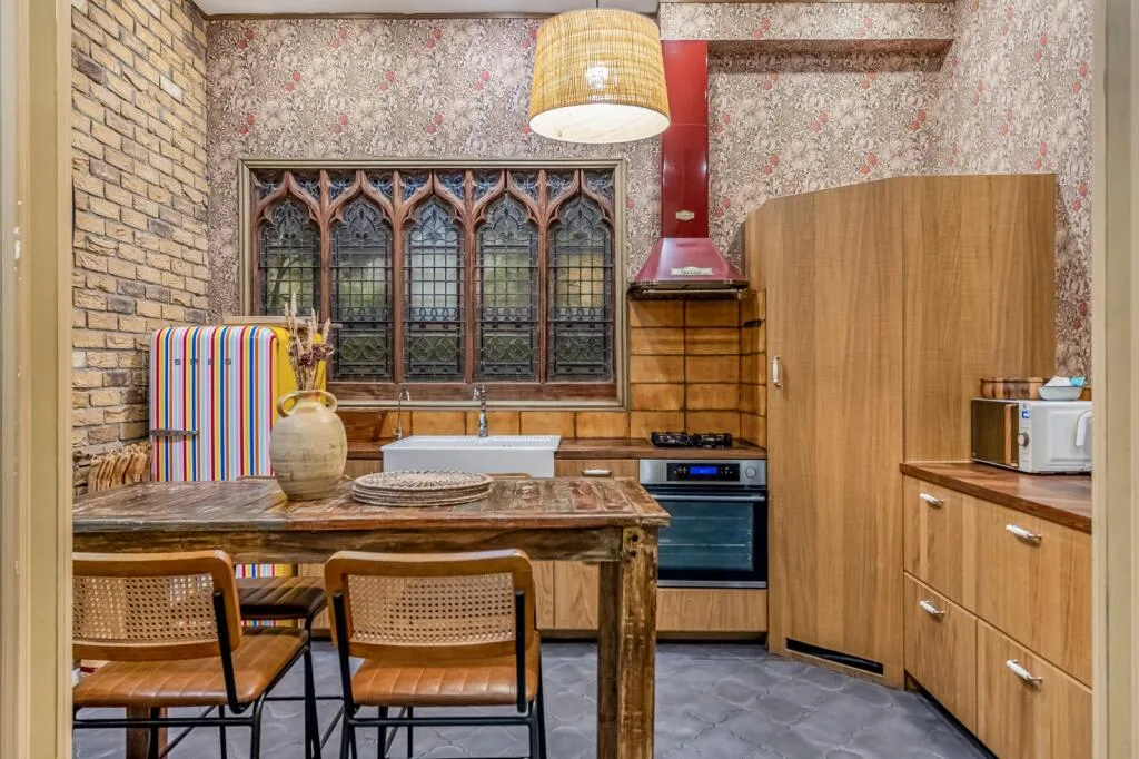 5 bedroom terraced house for rent