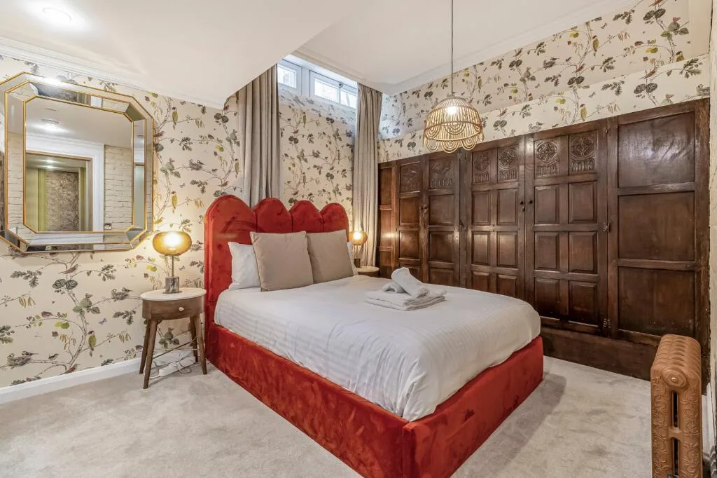 5 bedroom terraced house for rent