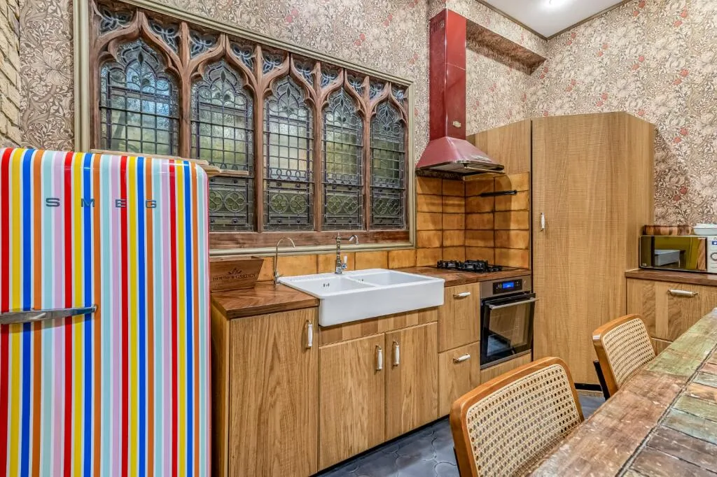 5 bedroom terraced house for rent