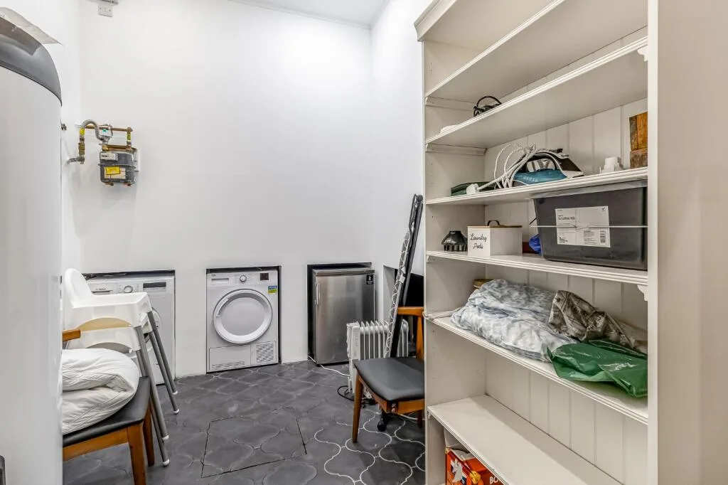 5 bedroom terraced house for rent