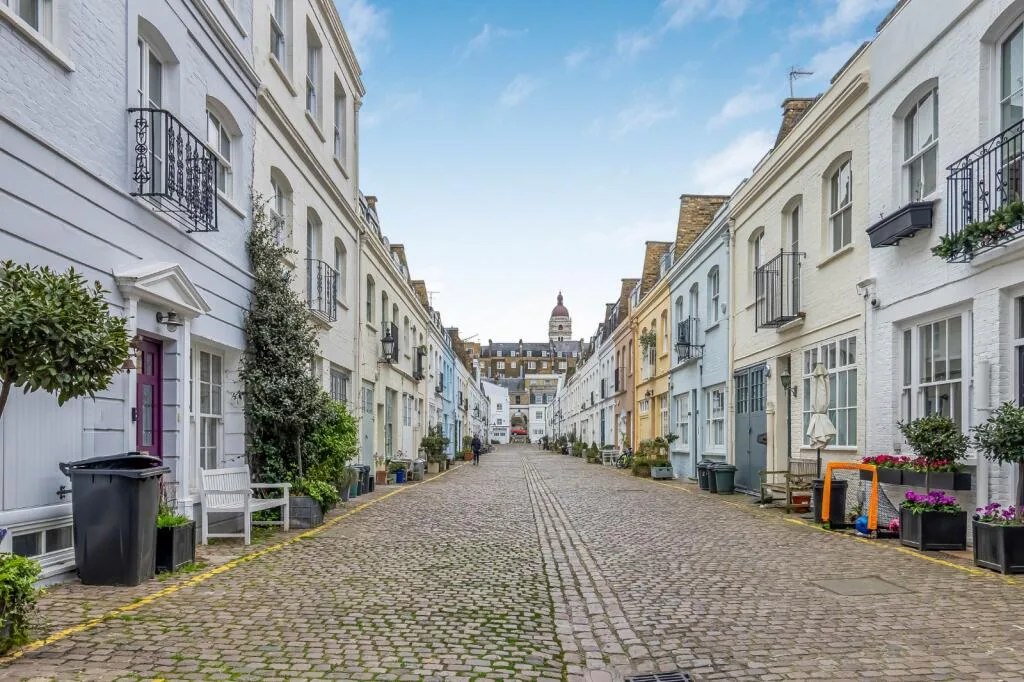 5 bedroom terraced house for rent