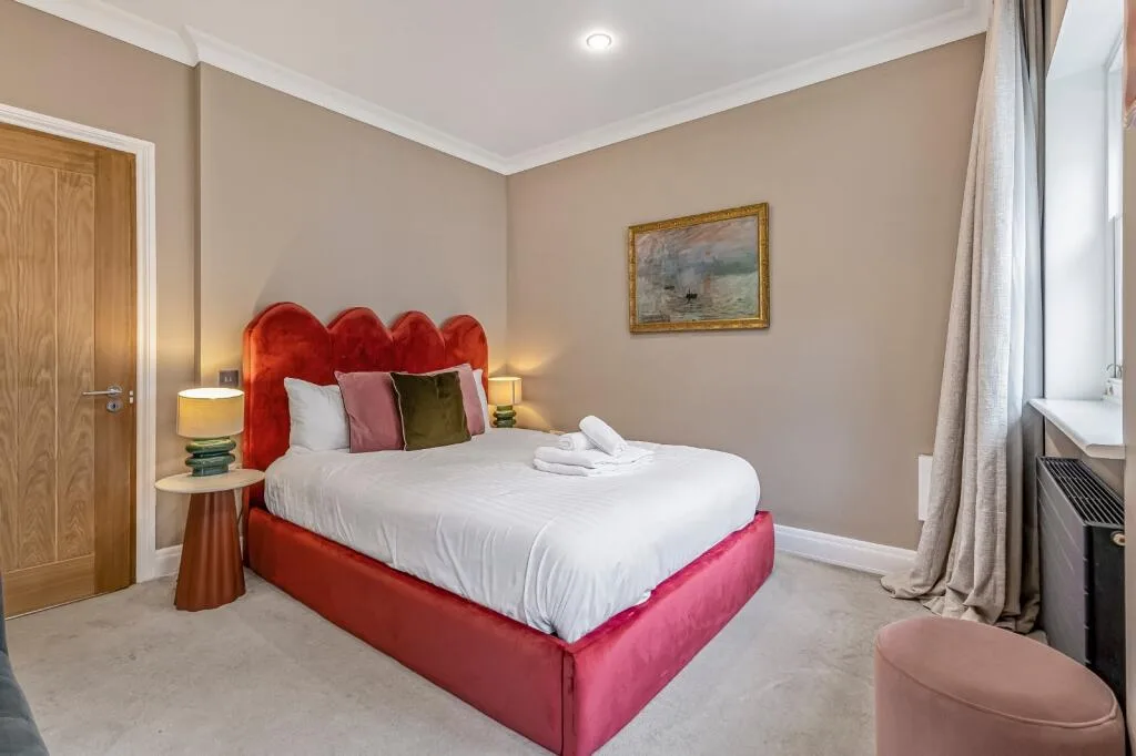 5 bedroom terraced house for rent
