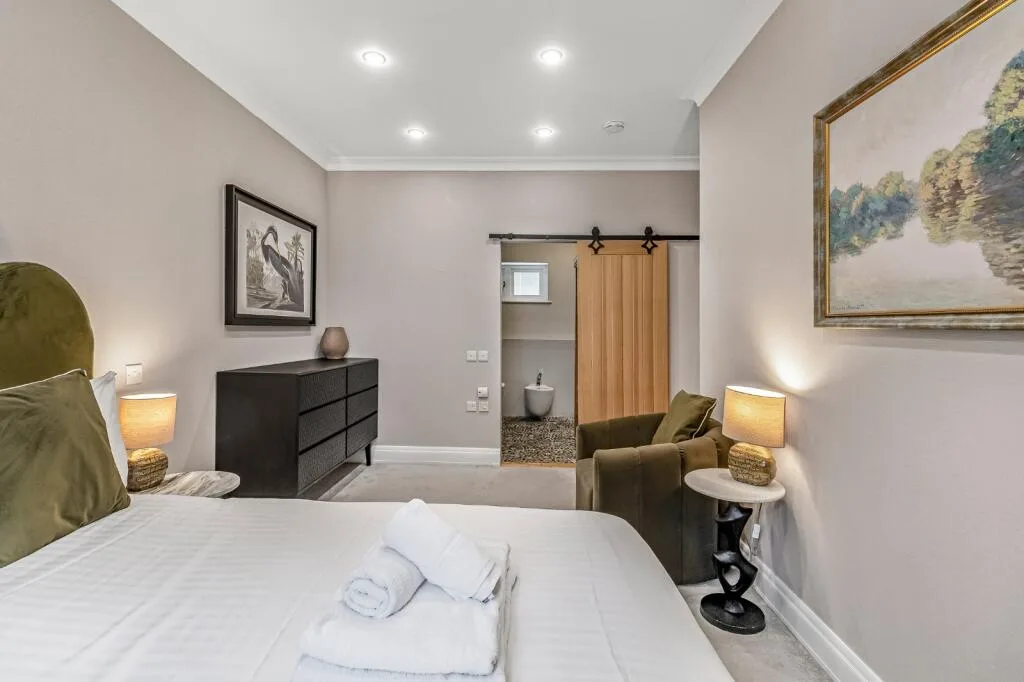 5 bedroom terraced house for rent