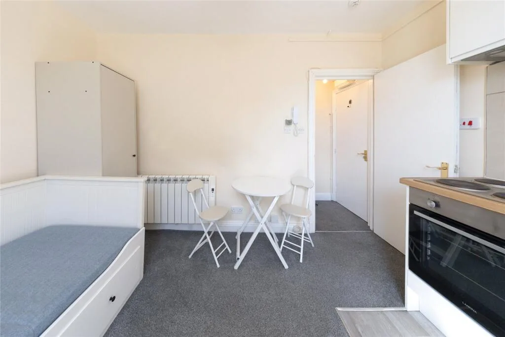 Studio apartment for rent