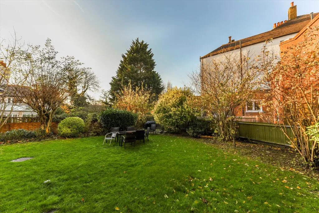3 bedroom flat for rent