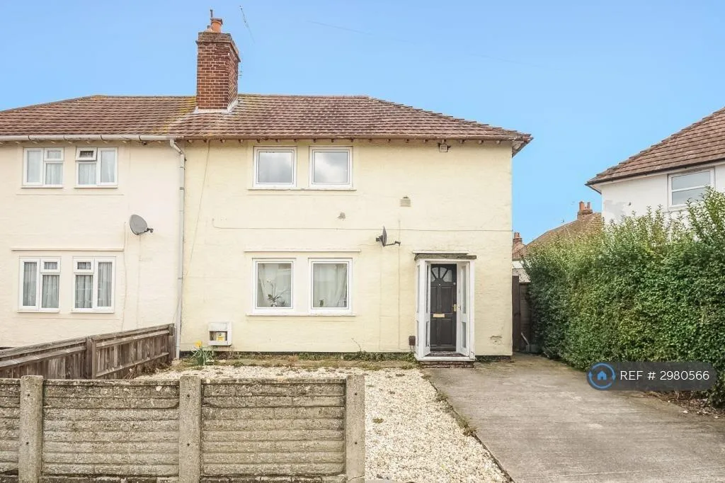 5 bedroom semi-detached house for rent