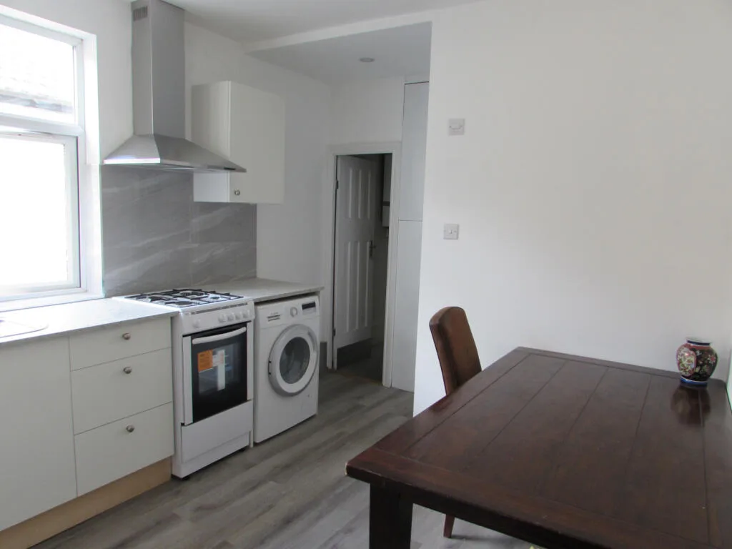 3 bedroom flat for rent