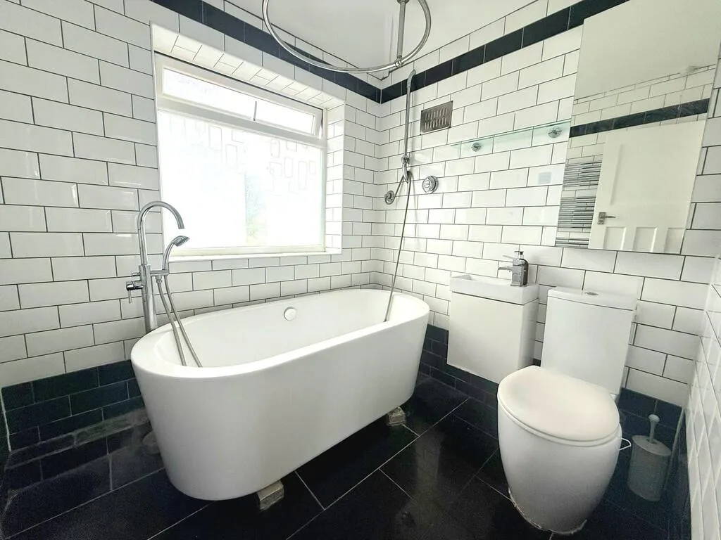 3 bedroom semi-detached house for rent