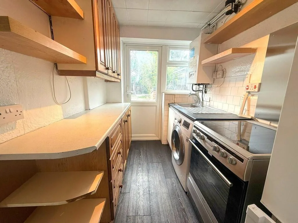 3 bedroom semi-detached house for rent