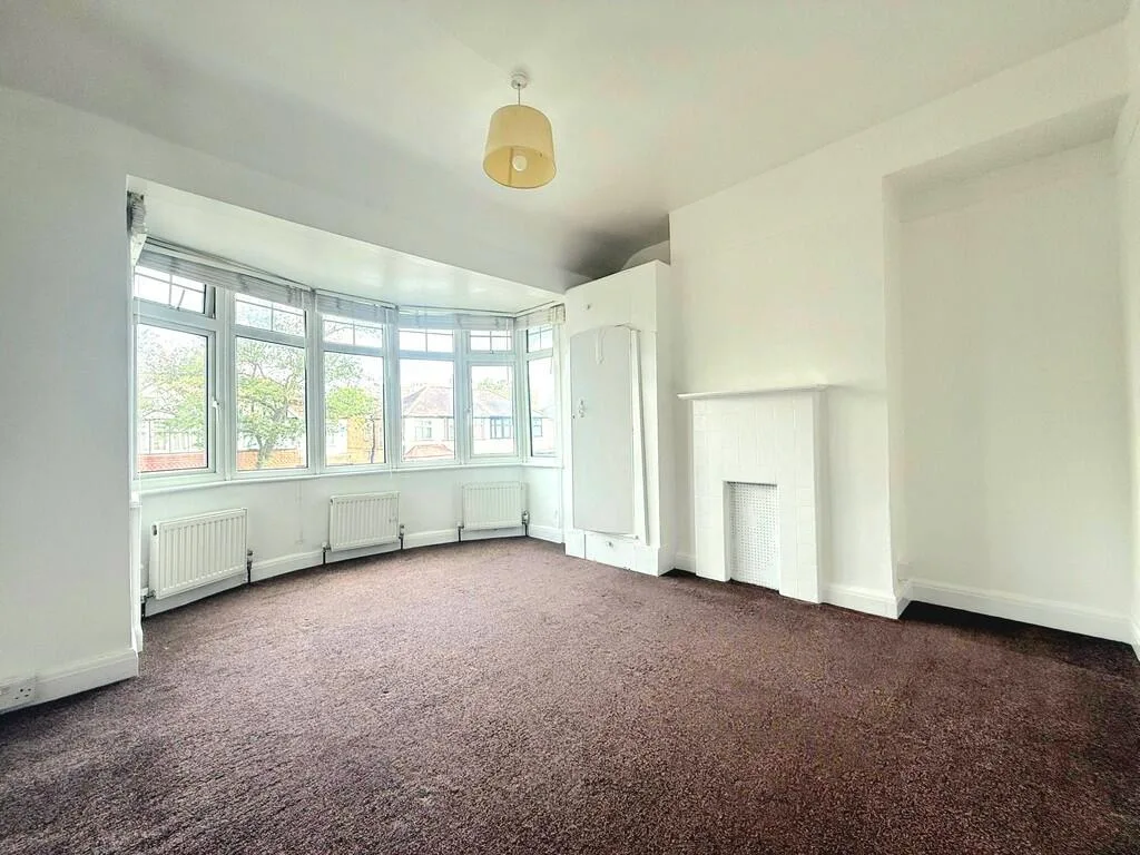 3 bedroom semi-detached house for rent