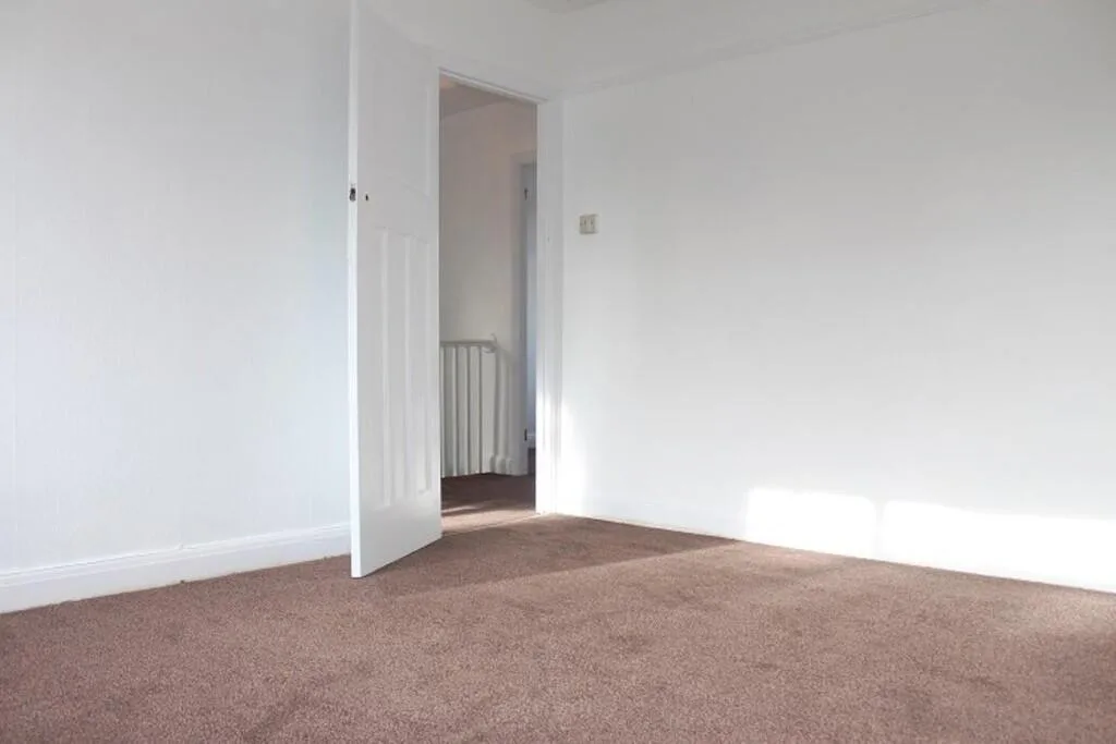 3 bedroom semi-detached house for rent