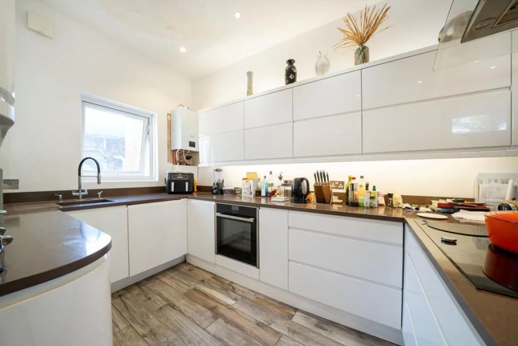3 bedroom flat for rent