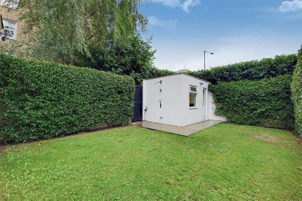 4 bedroom terraced house for rent